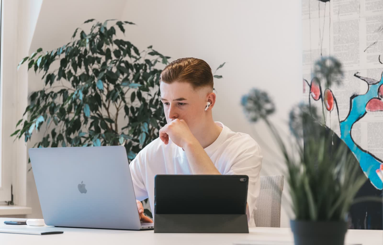 Konzentriert am Laptop – der Moment, in dem ich angefangen habe zu lernen